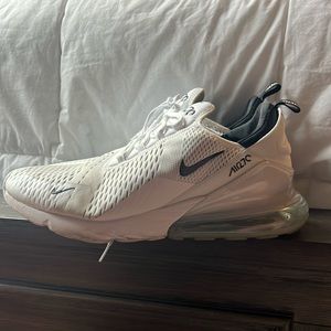 NIKE AIR MAX 270
